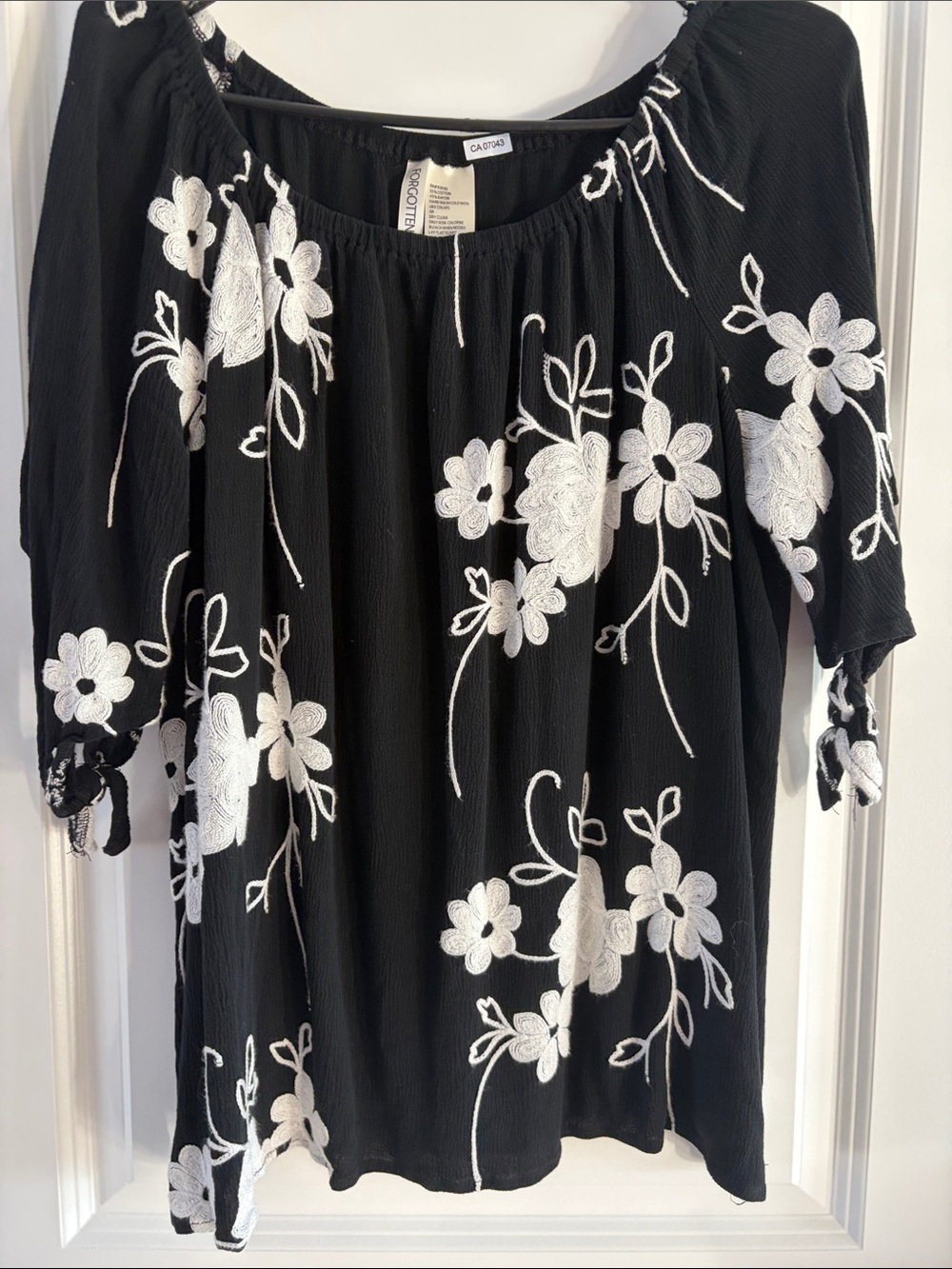Caslon Black Floral Embroidered Tunic Top with Scoop Neck.  C11